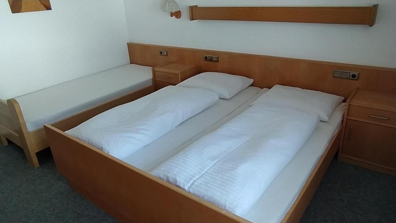 Aue, Ferienwohnung トゥクス エクステリア 写真