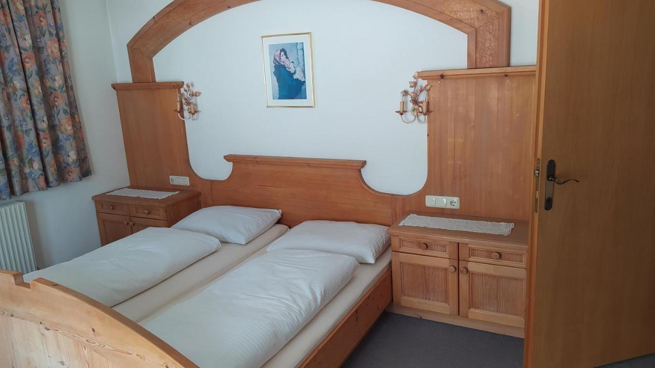 Aue, Ferienwohnung トゥクス エクステリア 写真